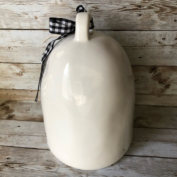 Rae Dunn Queen Beehive Birdhouse - Picture 3 of 3